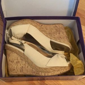 *BRAND NEW* Madden Girl wedges